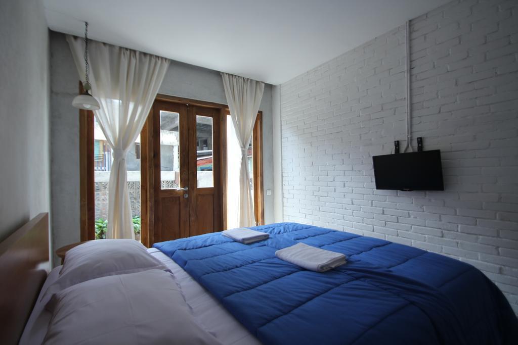 Pawon Cokelat Guesthouse Γιογκιακάρτα Δωμάτιο φωτογραφία
