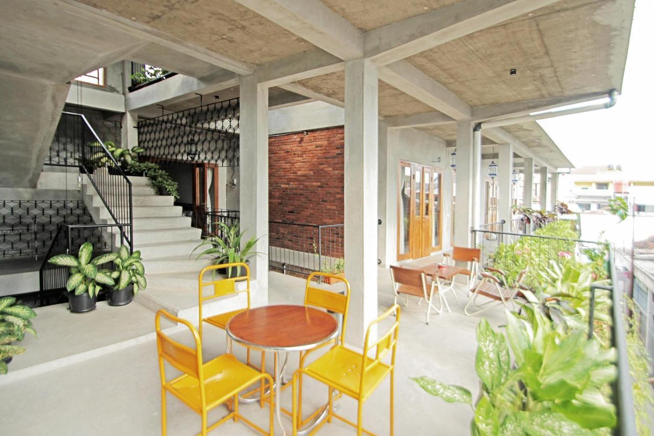 Pawon Cokelat Guesthouse Γιογκιακάρτα Εξωτερικό φωτογραφία